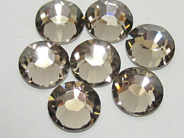 72 pcs. 20ss GREIGE FLATBACK European Rhinestones